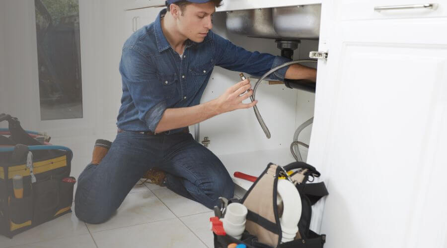 Expert burst pipe repair services in Delmar, IA